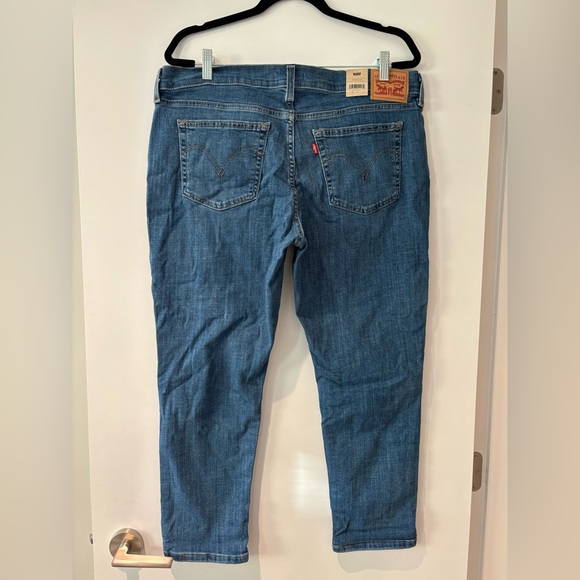 Levi’s Mid-Rise Boyfriend Ripped Jeans - Picture 4 of 9